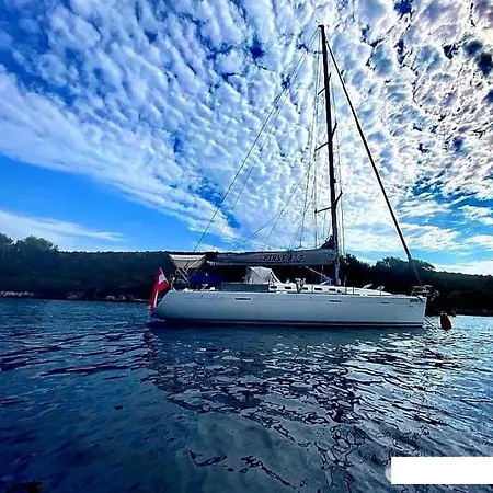 Πλωτό κατάλυμα Sailboat Beneteau Κάννες